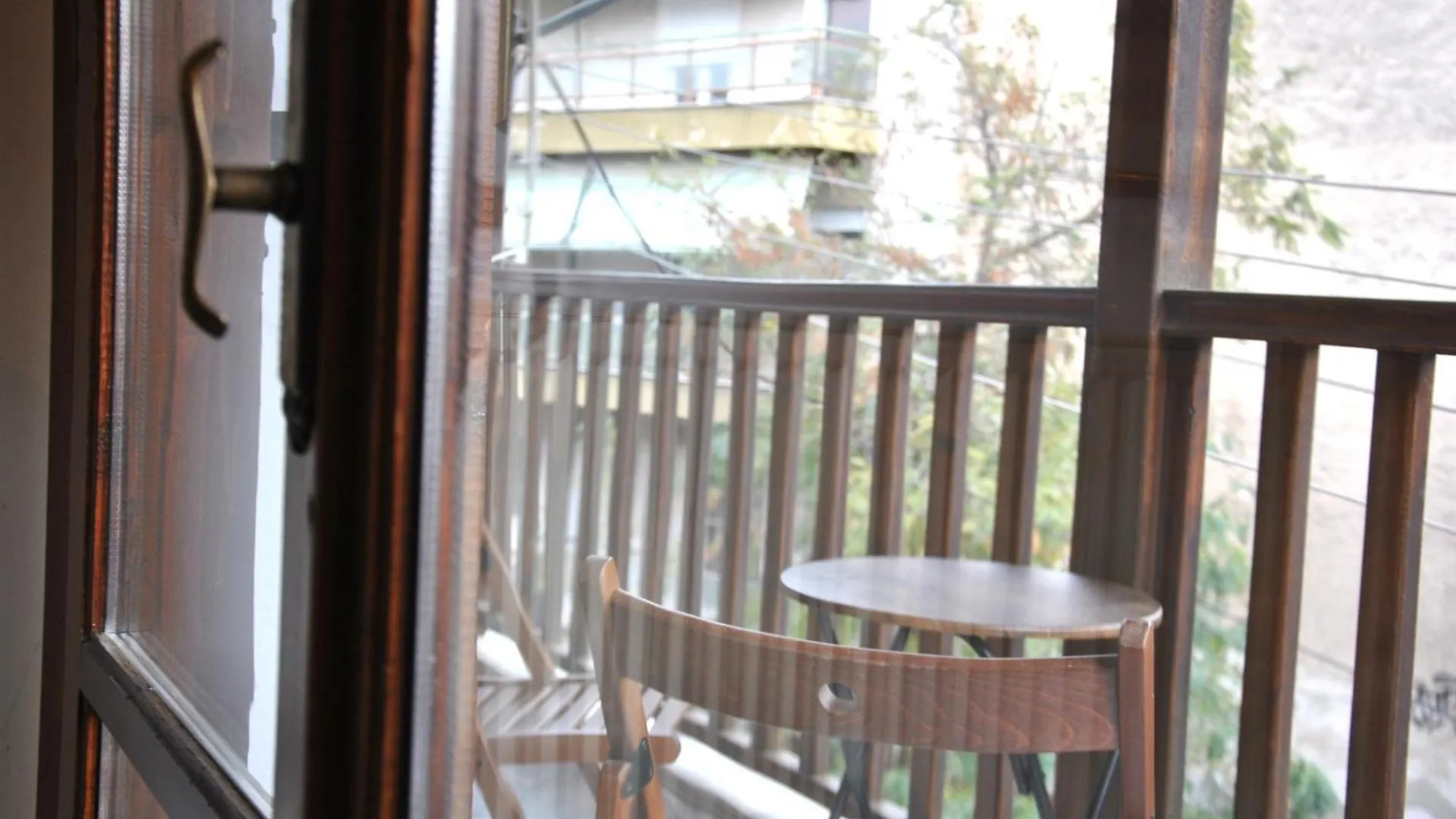 4 Seasons Breeze / Thessaloniki Apartment Greece