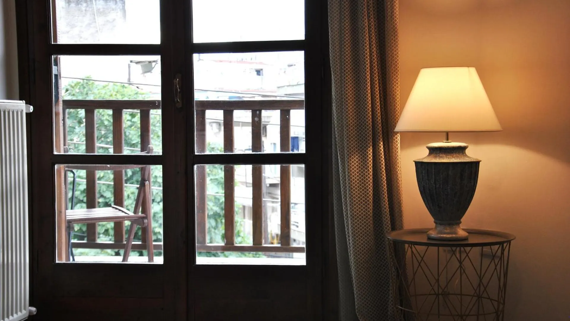 4 Seasons Breeze / Thessaloniki Apartment