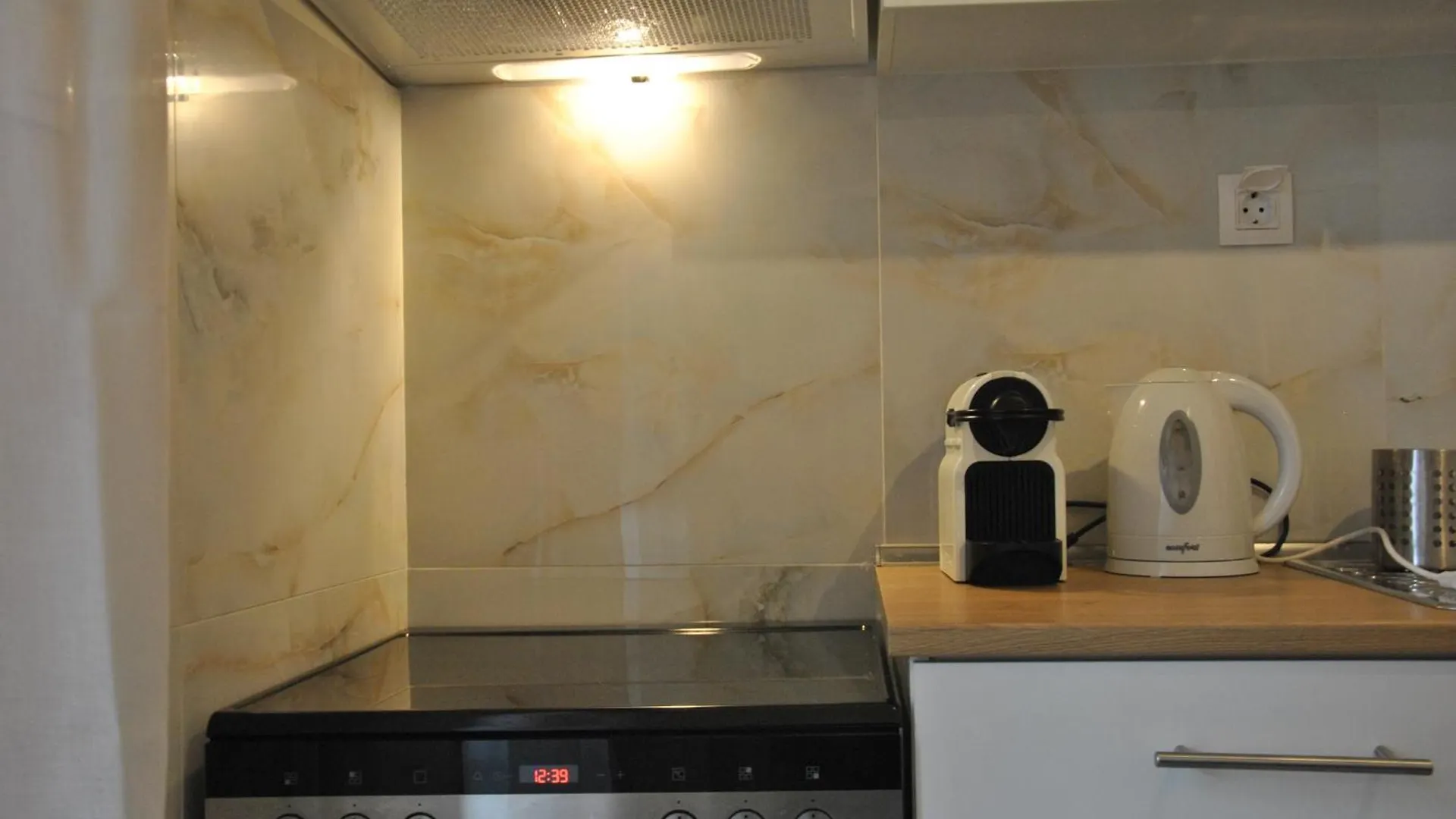 4 Seasons Breeze / Thessaloniki Apartment 0*,  Greece